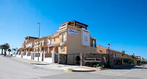 APARTAMENTOS ZAHARA SOL