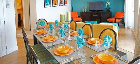 THE LONDONER AT MORRITT'S TORTUGA CLUB, 