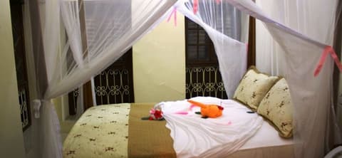 THE ROSAL STONETOWN HOTEL