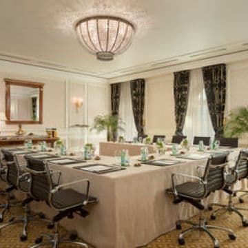 FOUR SEASONS HOTEL LION PALACE