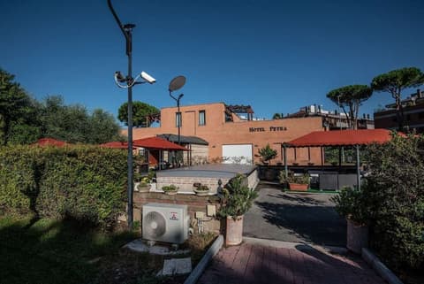 PETRA HOTEL & RESIDENCE