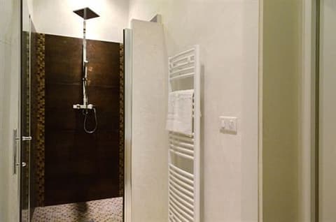 LES SUITES DE L'HOTEL DE SAUTET, 