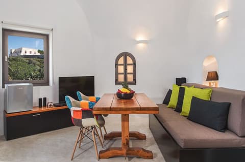 OLD VOURVOULOS HOUSES