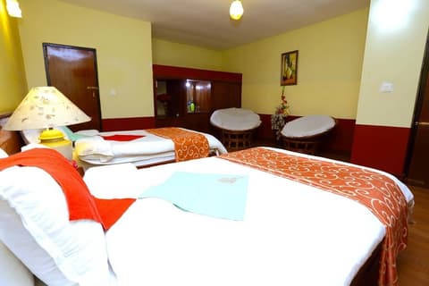 SAFARI ADVENTURE LODGE