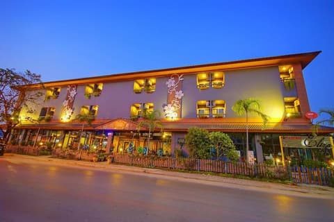 THE CORNER HOTEL - ADULTS ONLY