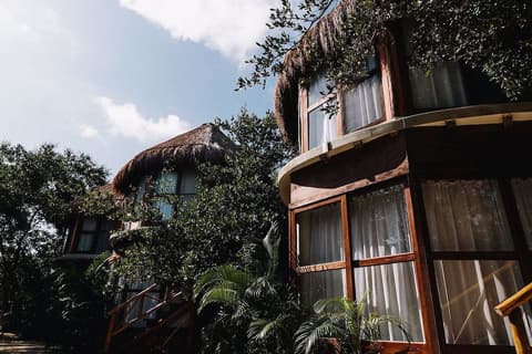 MAMASAN TREEHOUSES & CABINS