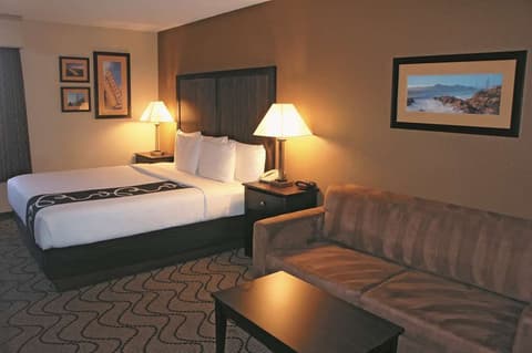 LA QUINTA INN & SUITES BY WYNDHAM OAKLAND AIRPORT COLISEUM