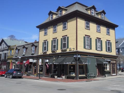 THE INNS ON BELLEVUE