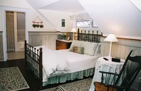 ISAIAH JONES HOMESTEAD BED & BREAKFAST