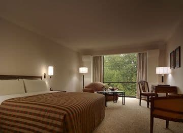 GOLDEN FLOWER HOTEL XI'AN