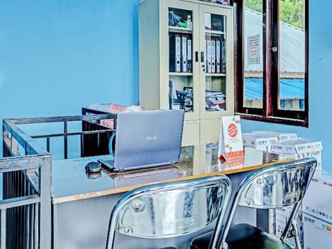 OYO HOMES 91094 DESA WISATA BANYUATIS