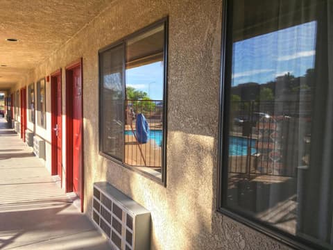 America's Best Inn & Suites