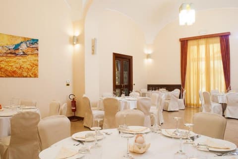 Le Cheminèe Business Hotel