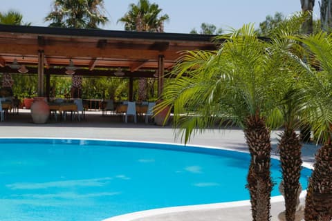 Perla Hotel e Garden - Parking and Pool - Open area with Beautiful view of the Landscape