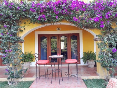 El Encanto Inn & Suites, 