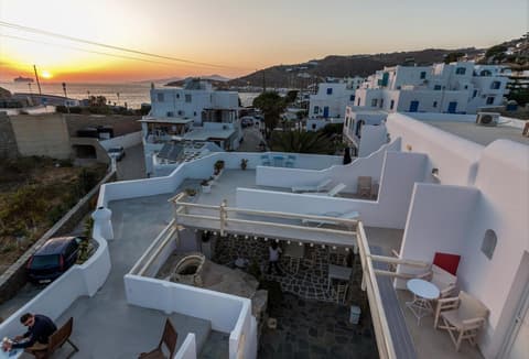 Alexandra Suites & Rooms - MYKONOS PORT, 
