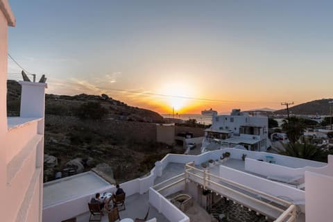 Alexandra Suites & Rooms - MYKONOS PORT, 