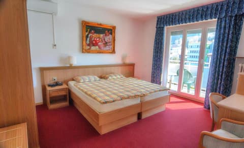 Hotel Dischma - BUS AND TRAIN