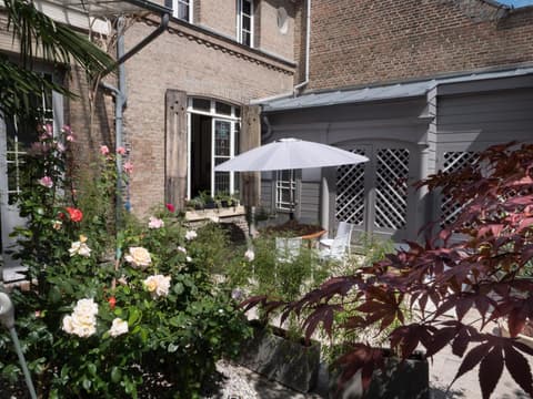 Une maison en ville, Hyper Centre ville, Spa