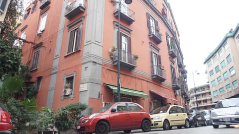 Artisti Sustinea Rooms, 