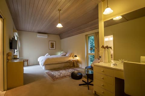 Cygnet, Studio on Sturt, 