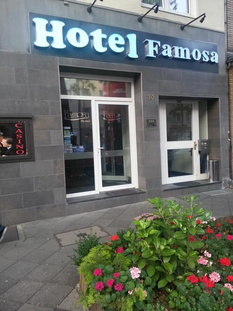 Hotel Famosa, 