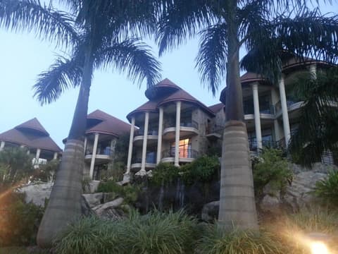Malaika Beach Resort, 
