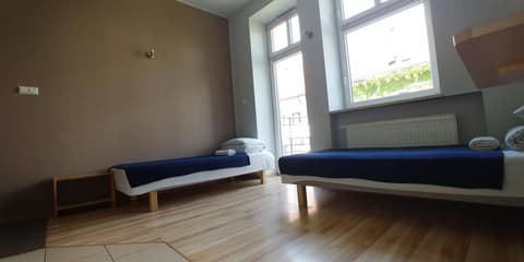999 Aparthostel