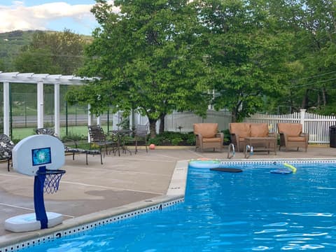 The Lodge at Jackson Village, 