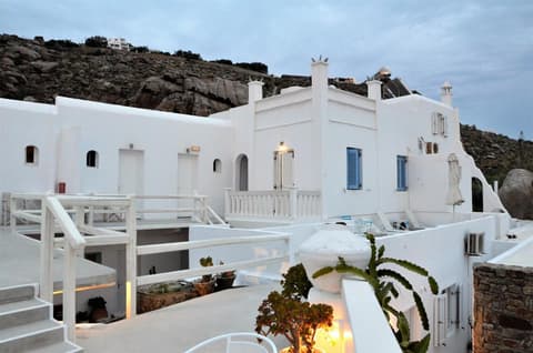 Alexandra Suites & Rooms - MYKONOS PORT, 