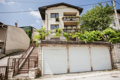 Ovcina Garden view residence, 