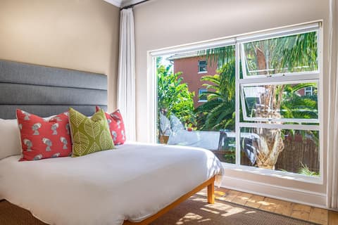 Antrim Villa by Totalstay, 