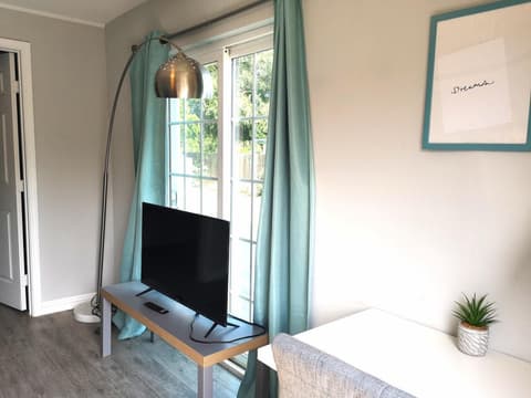 Pasadena suite with private entrance, 