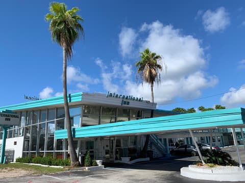 International Inn on the Bay