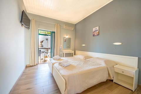 Chandris Apartments, 