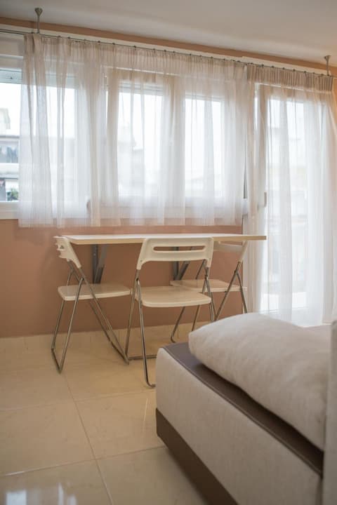 Kosmos Service Apartment Modern Spirit 1