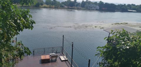 T & T Hostel Kanchanaburi