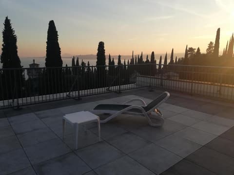 Villa Alba Residence two units near Vittoriale & Beach