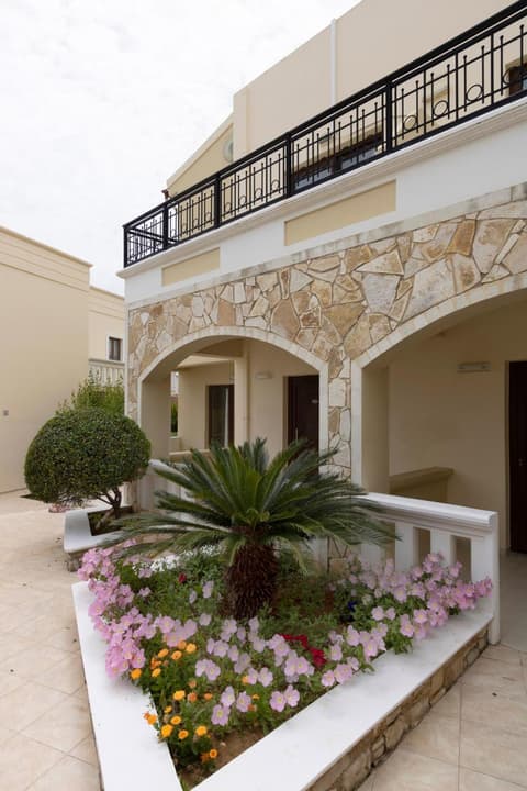 Sandy Suites