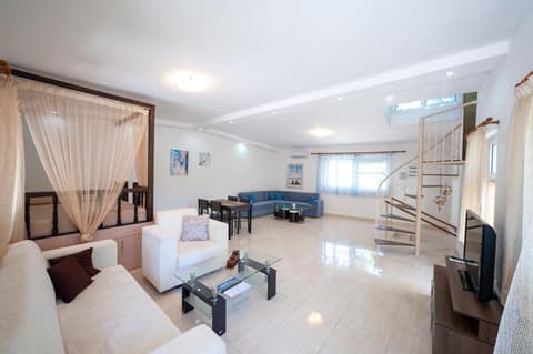 Artemis Studios - Pool and garden, 