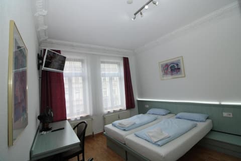 Space Hotel im Campus der JvP Schule, 