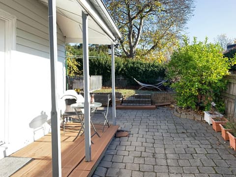 Hobart Colonial Apartment, 