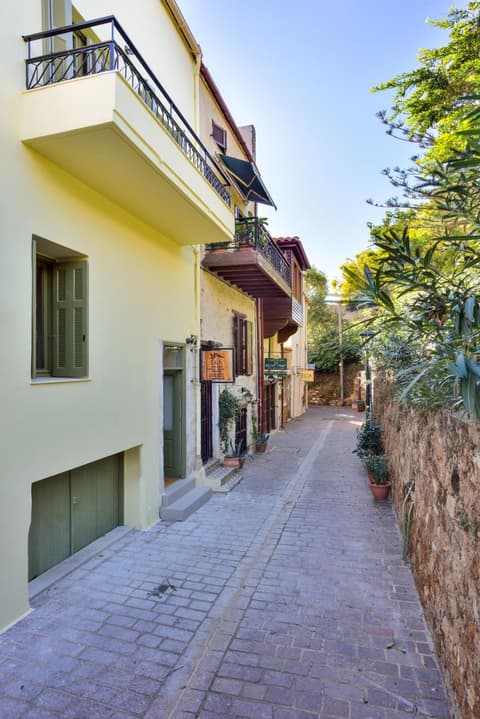 Elia Portou Luxury Residence