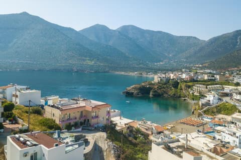 Akrogiali Apartments