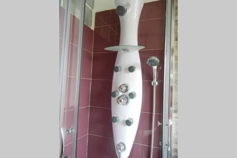 "Little Sicilian Home"-room with a private bathroom & kitchen -fridge - and shared a beautiful terrace on Hostel Taormina Center