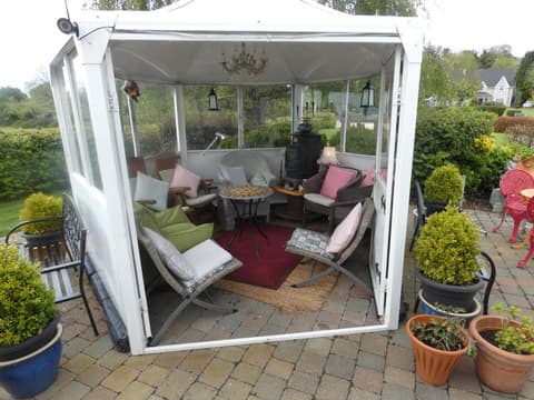 Bunratty Castle Mews B&B, 