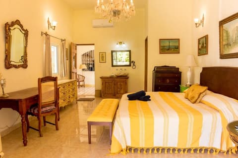 Casa Palmas by Majikal B&B