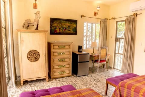 Casa Palmas by Majikal B&B