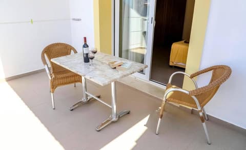 Coloma Apartments Pefkos