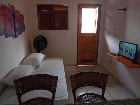 Casa do Mochileiro Airport Hostel & Pousada